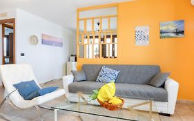 Lecce Colorful Flat With Terrace & Parking