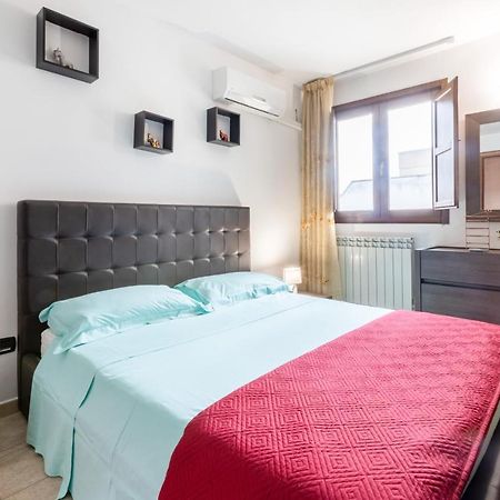 Appartement Lecce Colorful Flat With Terrace & Parking Extérieur photo