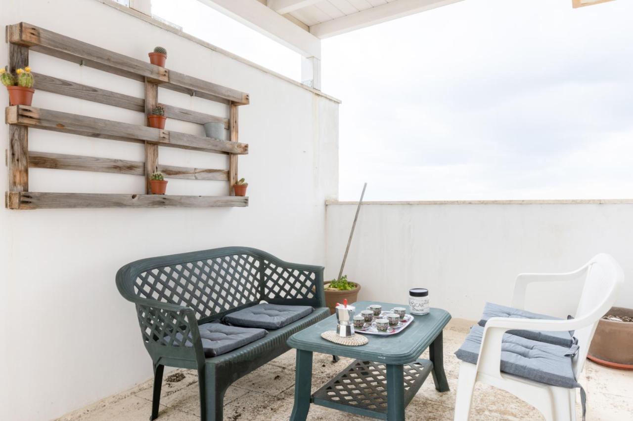 Appartement Lecce Colorful Flat With Terrace & Parking Extérieur photo