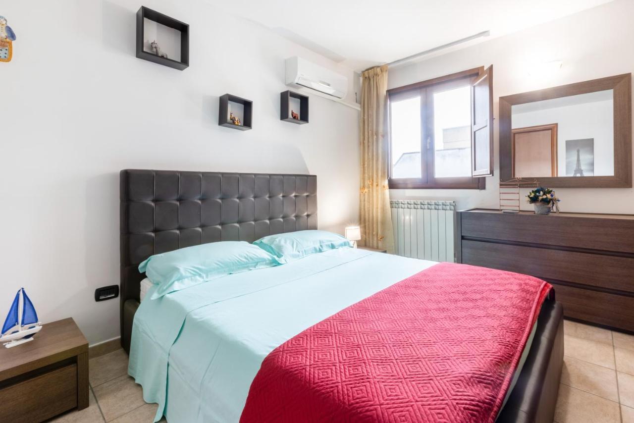 Appartement Lecce Colorful Flat With Terrace & Parking Extérieur photo