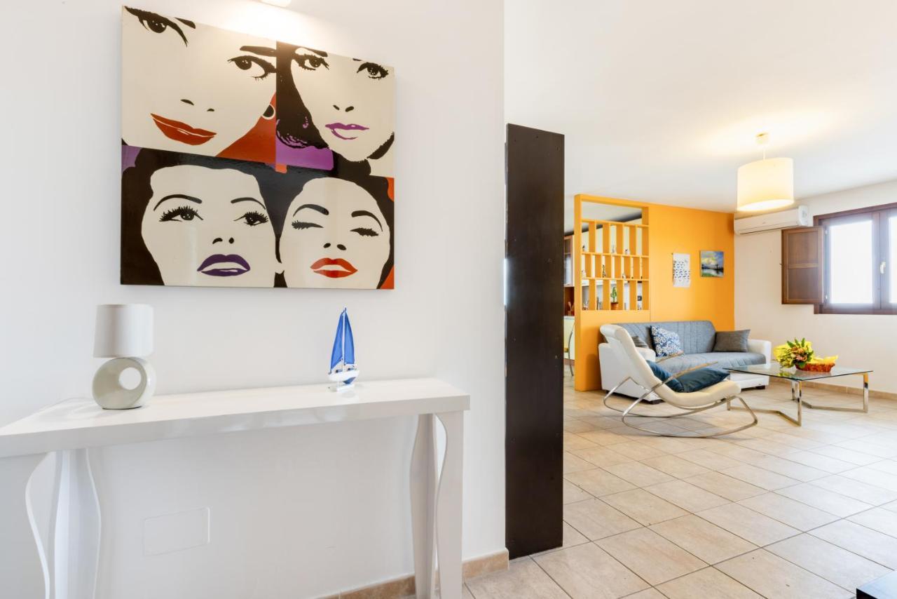 Appartement Lecce Colorful Flat With Terrace & Parking Extérieur photo